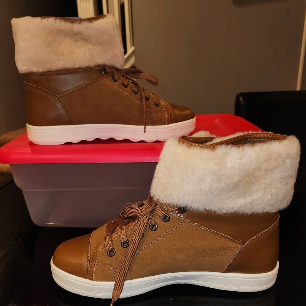 RJS Fuzzies Genuine Wool Ladies Champ Comfy Sneaker Boots